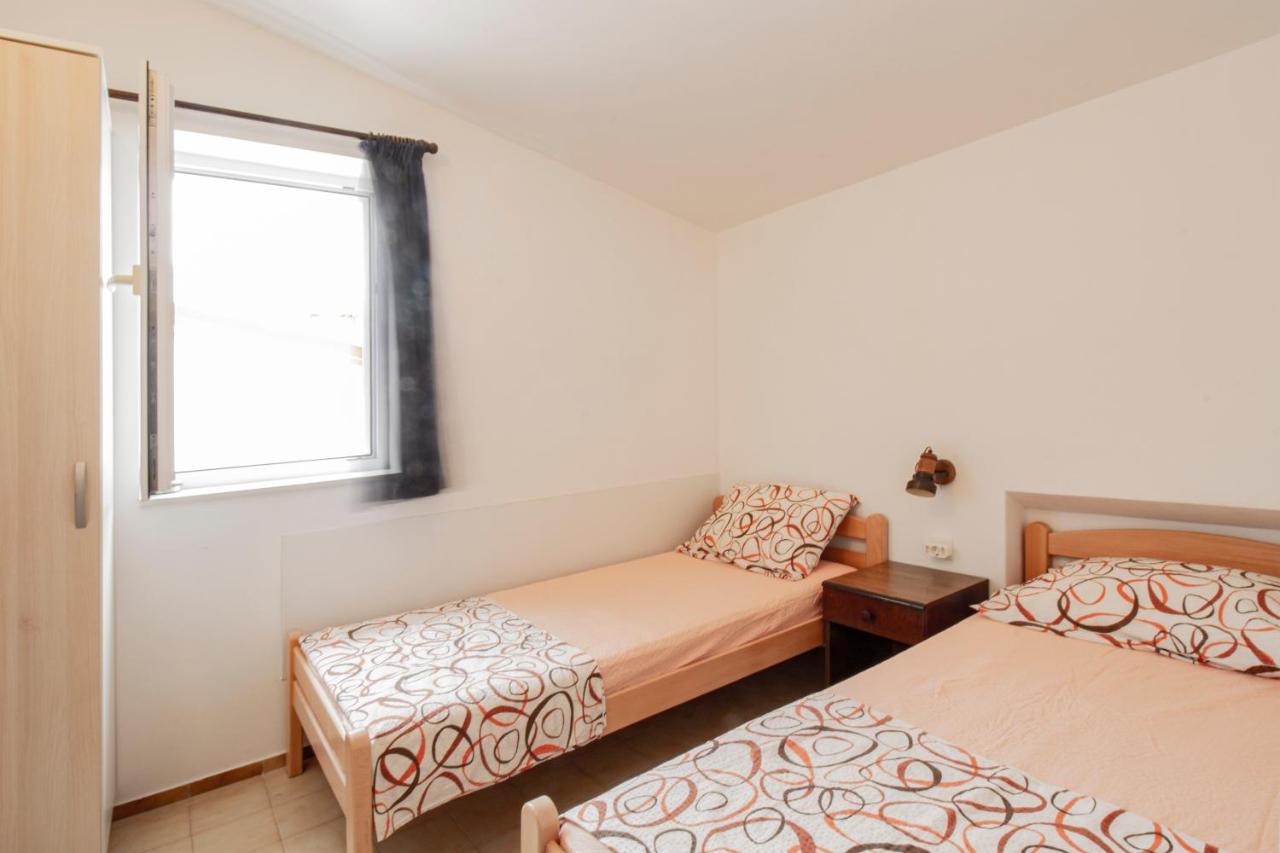 Апартаменты Galapagus Privat Beach & Boat Dock Метайна Экстерьер фото